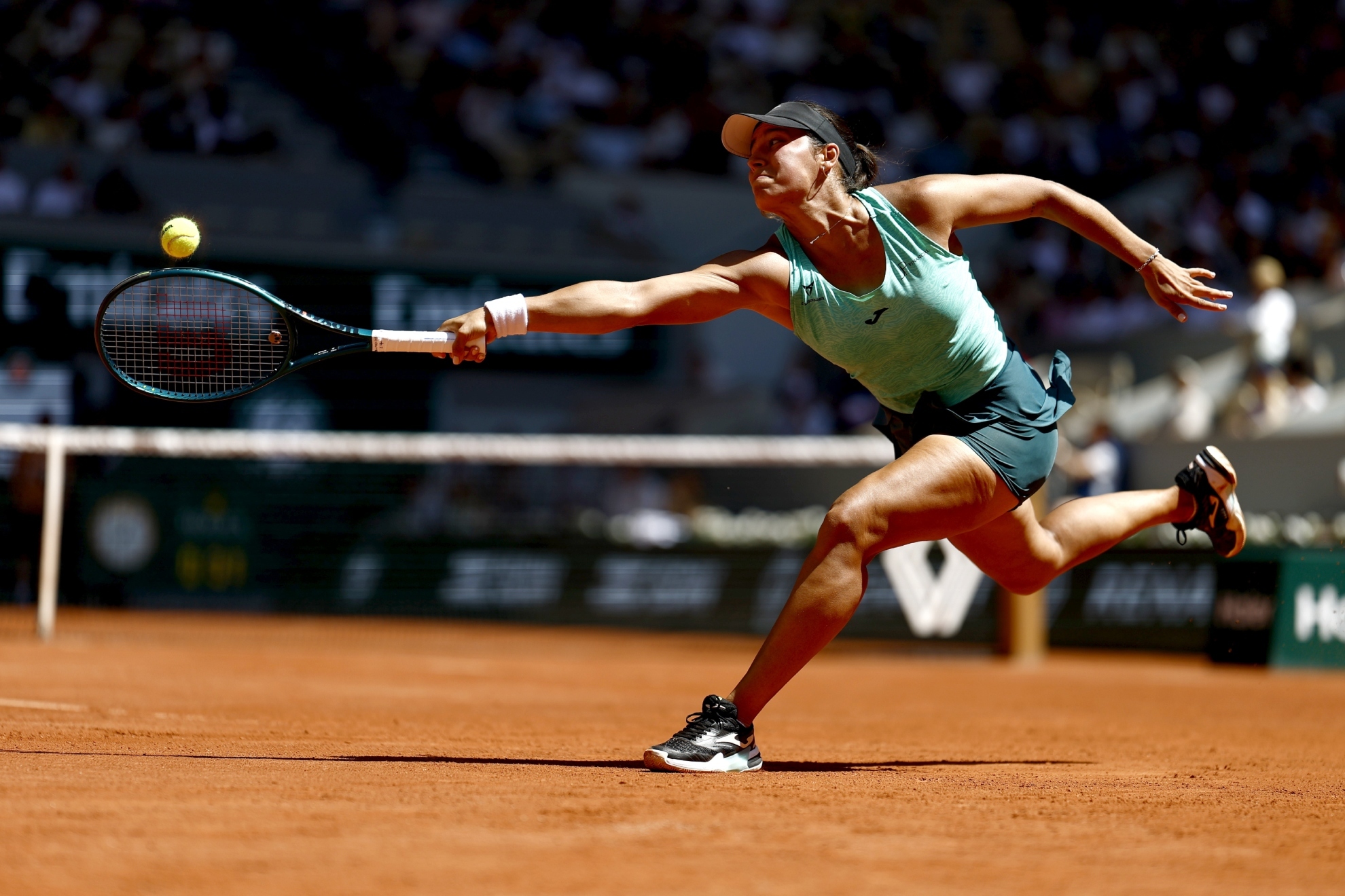Jessica Bouzas se despide con la cabeza alta ante la intocable Sabalenka
