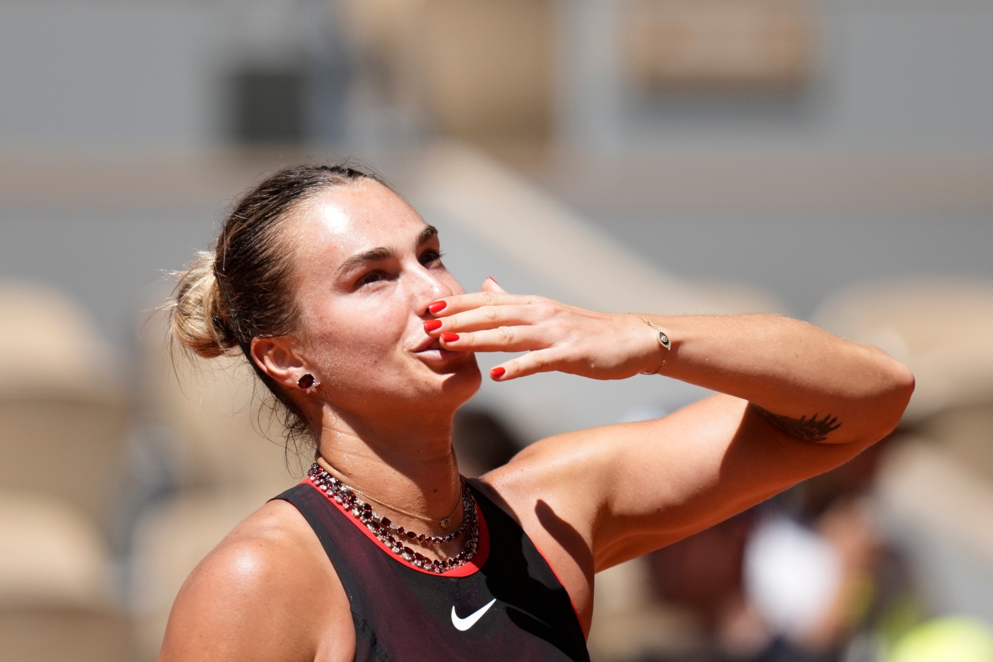 Sabalenka y sus joyas de 130.000 euros para ganar en Roland Garros