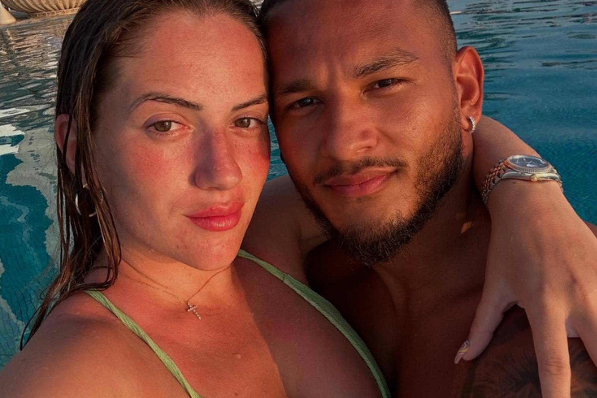 "Es una vergüenza ver a los aficionados insultando a las esposas de los futbolistas"