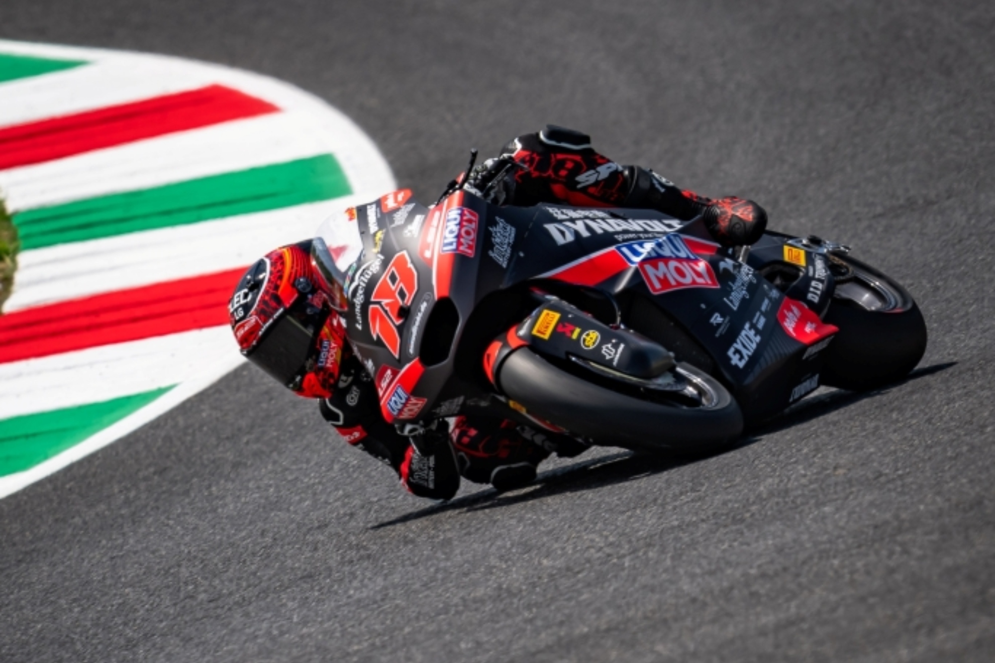 Manu González, pole en Moto2, da otro golpe en la mesa