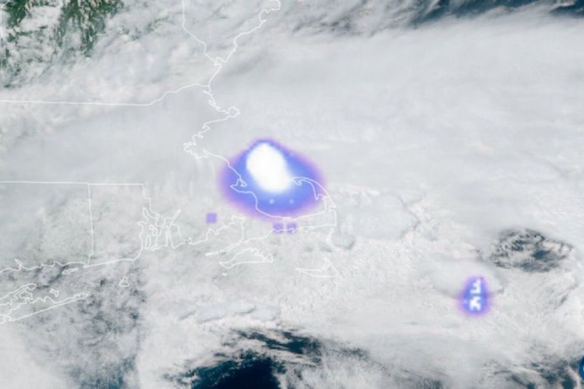 Explota un meteoro que se dirigía a la Tierra y acaba convirtiéndose en una ola de fuego que sobrevoló el cielo en Estados Unidos