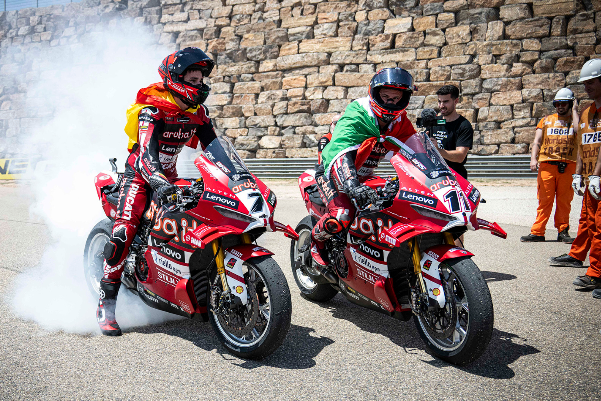 Bulega saca el martillo pilón: triplete en Aragón y ya son 22 triunfos consecutivos