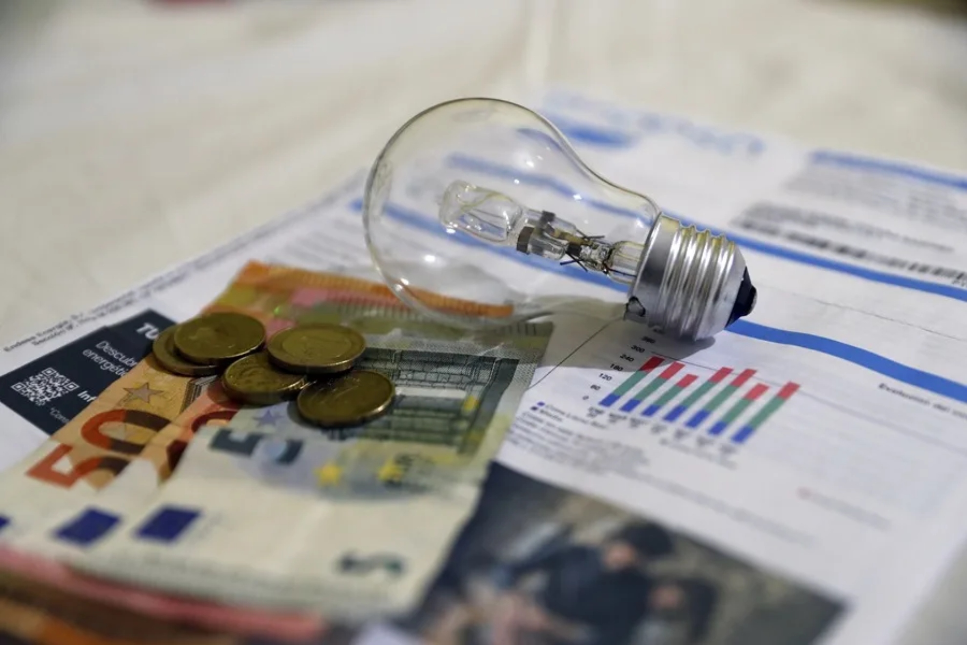 Llega junio y la vida se encarece un poco más: otro paso más con la luz y el gas