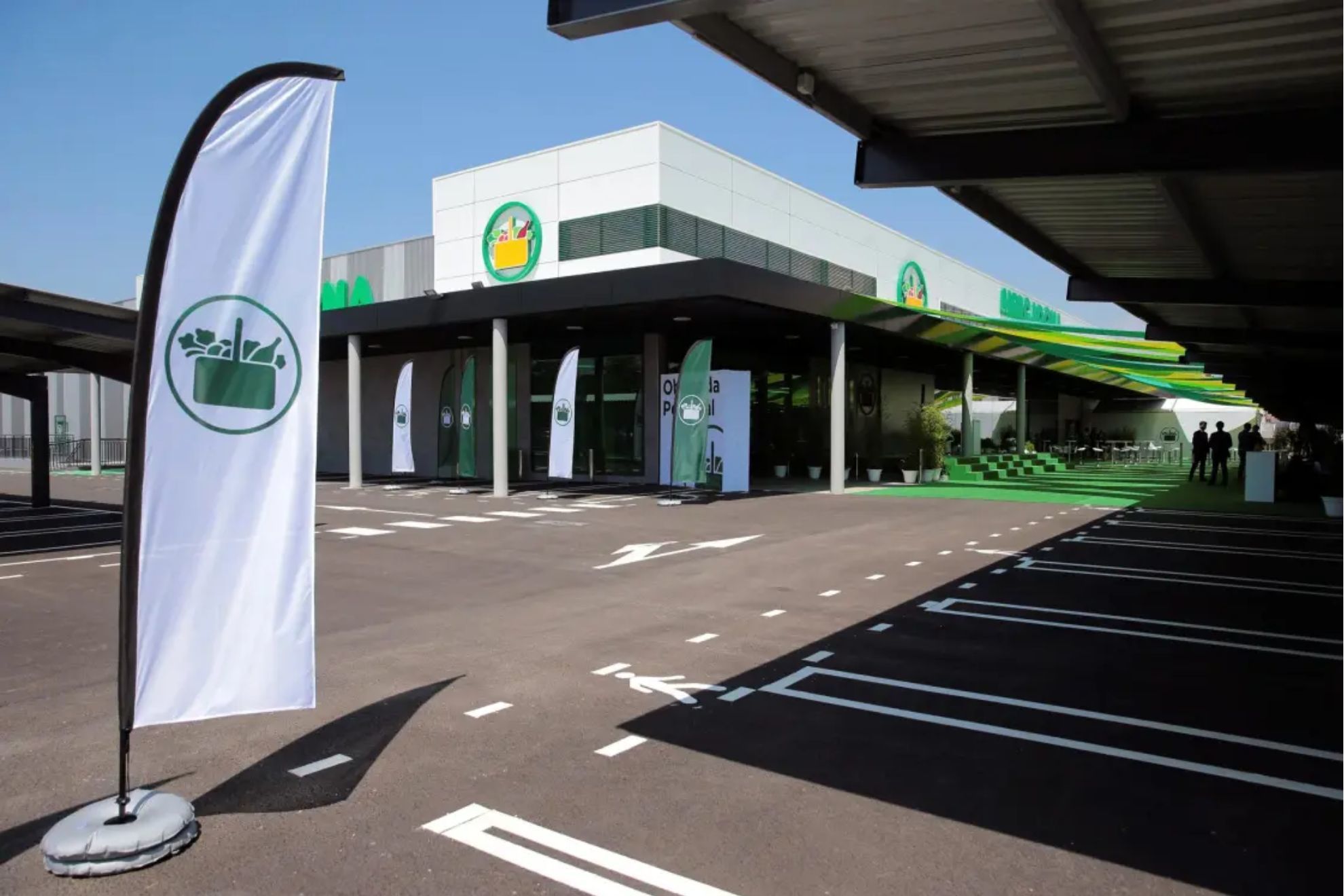 Mercadona abre también los domingos: Juan Roig implementa un nuevo horario de verano en sus supermercados