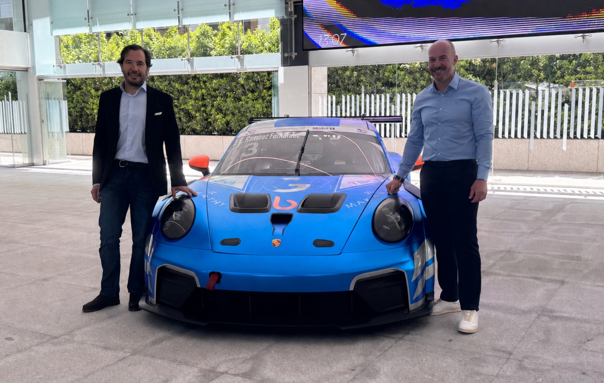 Jorge Ramírez y Roberto Gómez Bueno ponen color español a la Porsche Supercup 2026