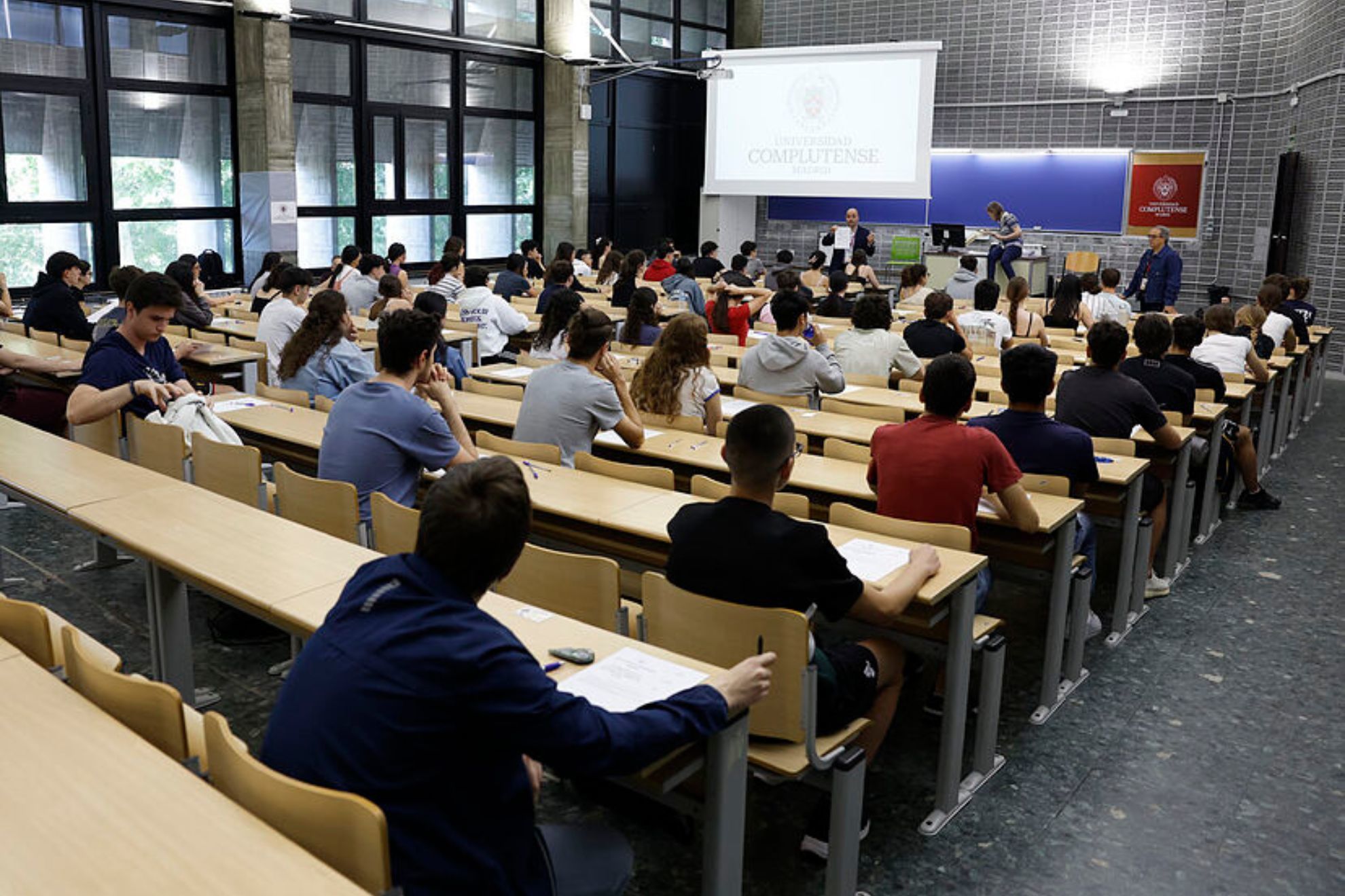 La PAU 2026 de Galicia incendia el ánimo de los estudiantes: errores en Dibujo Técnico e Historia que podría costarles su futuro