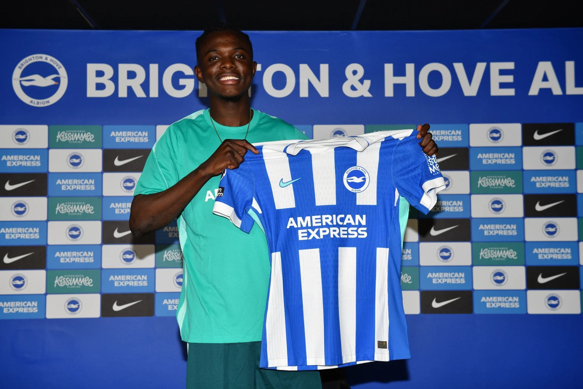 El Brighton pierde la cabeza por Zadok Yohanna