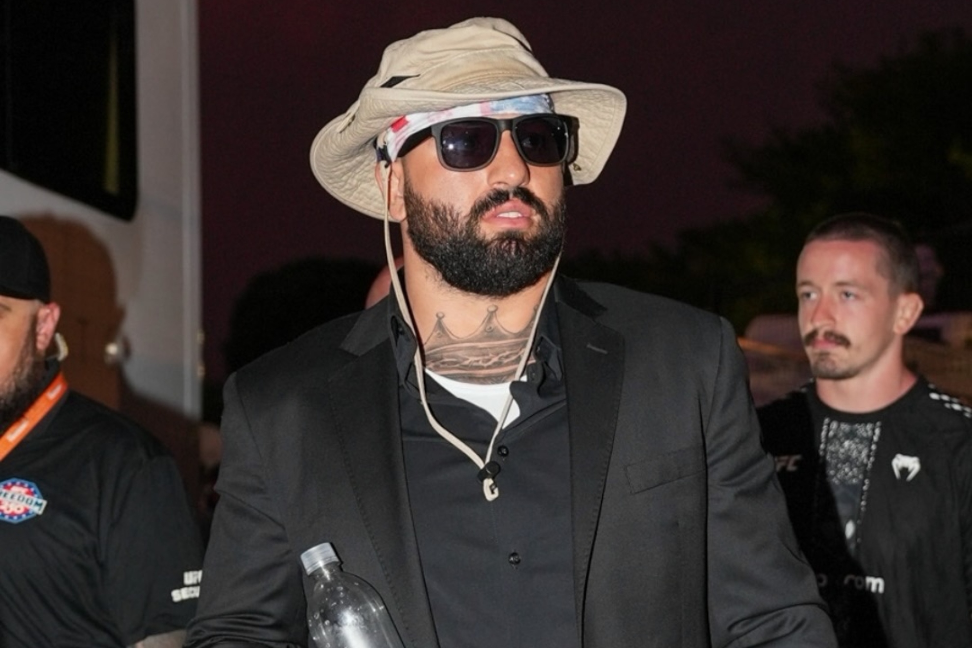 Josh Hokit llegando a la rueda de prensa del UFC Casa Blanca.