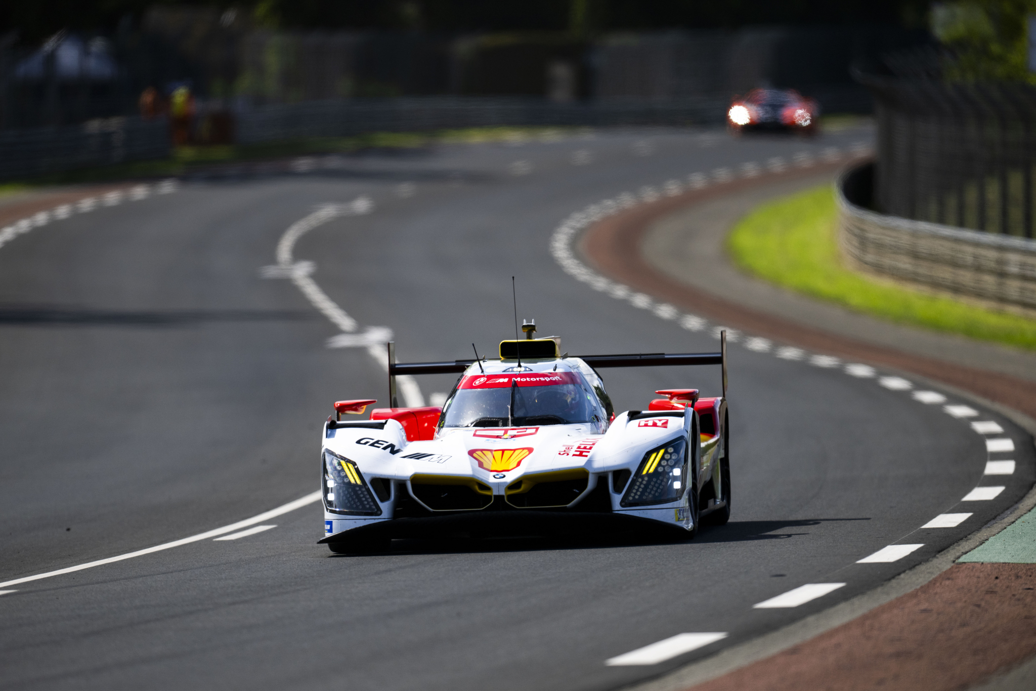 Toyota se inmiscuye en la batalla entre BMW y Cadillac, con el Ferrari de Molina al acecho