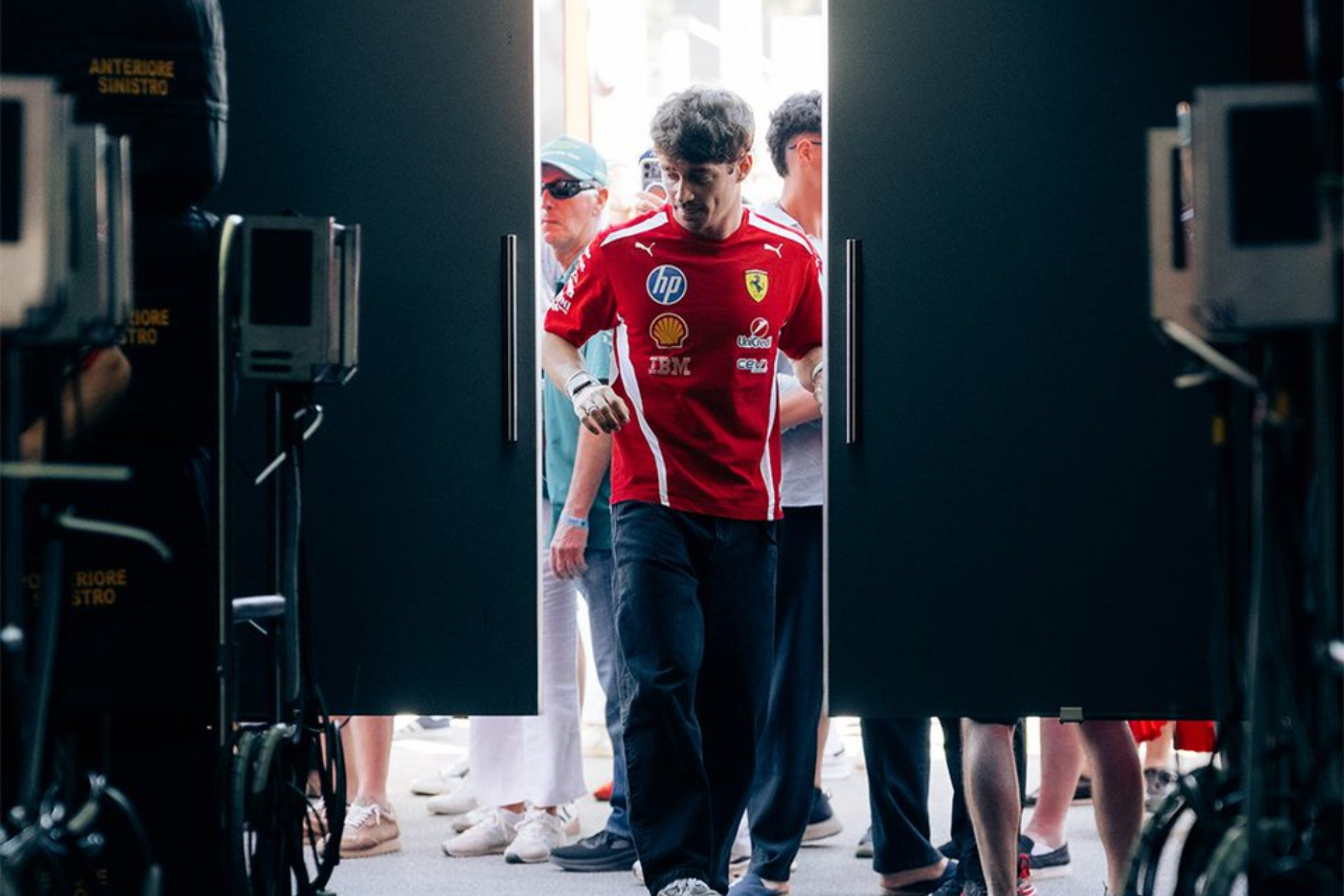 "Leclerc ha tenido tiempo de construir el equipo a su alrededor, pero no lo ha hecho"