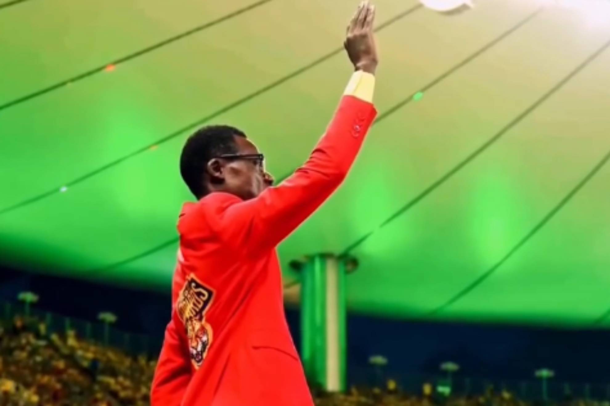 La historia de Lumumba Vea, el aficionado estatua del Mundial que anima a la RD de Congo congelado