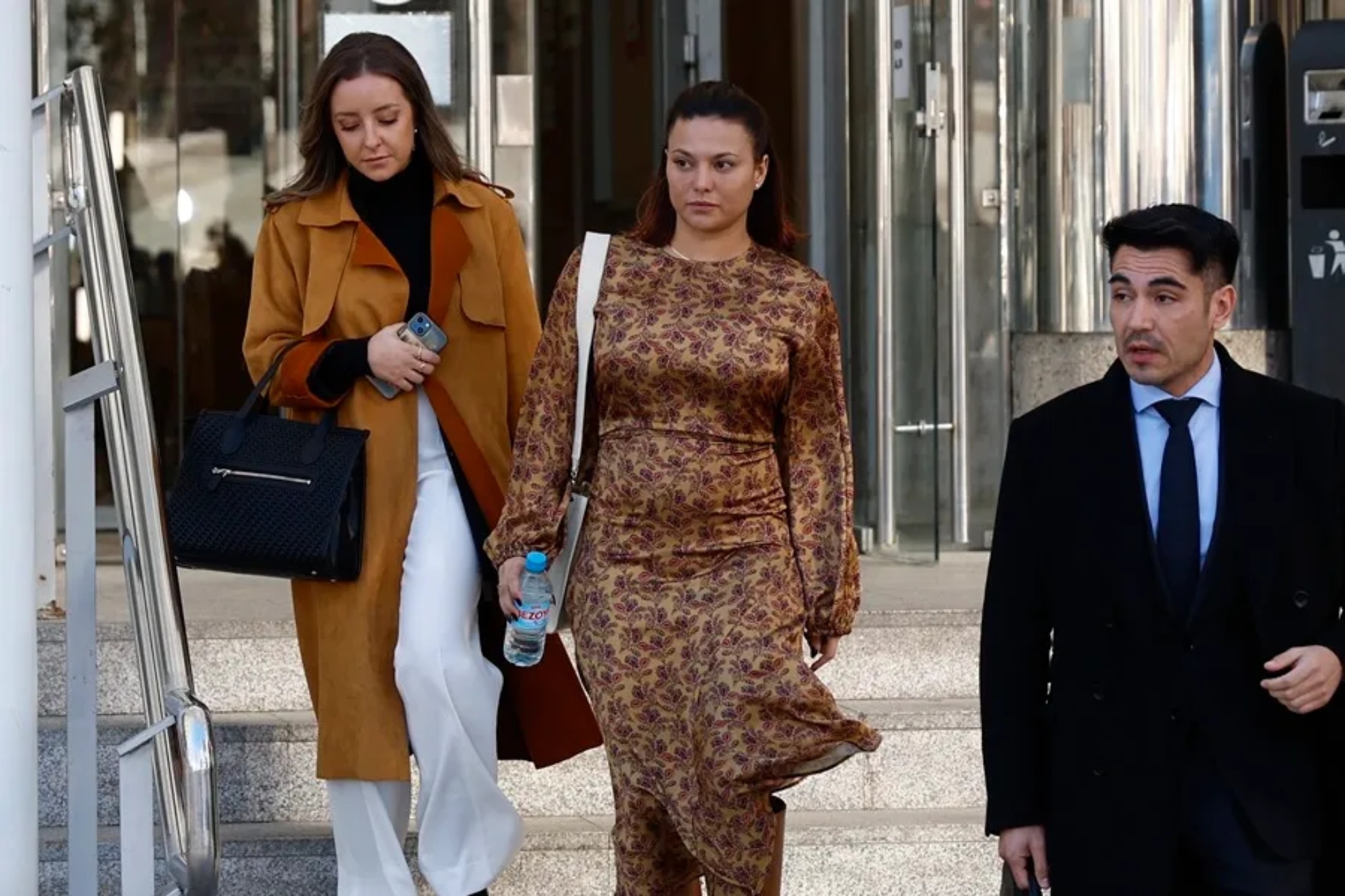 Elisa Mouliaá esquiva la "desproporcionada" orden de detención del juez Zamarriego