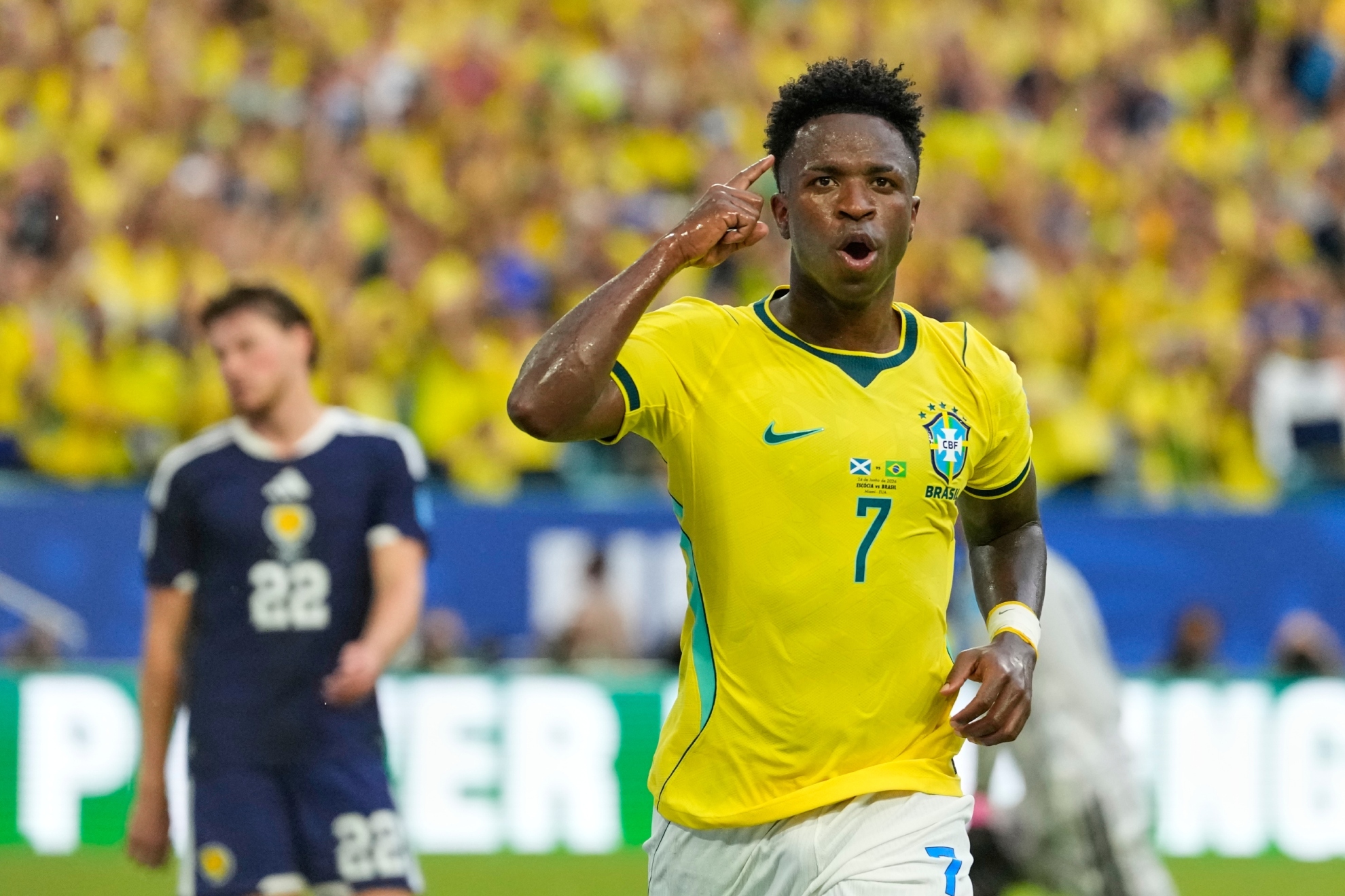 Vinicius: "Ancelotti me dijo que era casi imposible que marcara de cabeza... y que me haría un regalo"