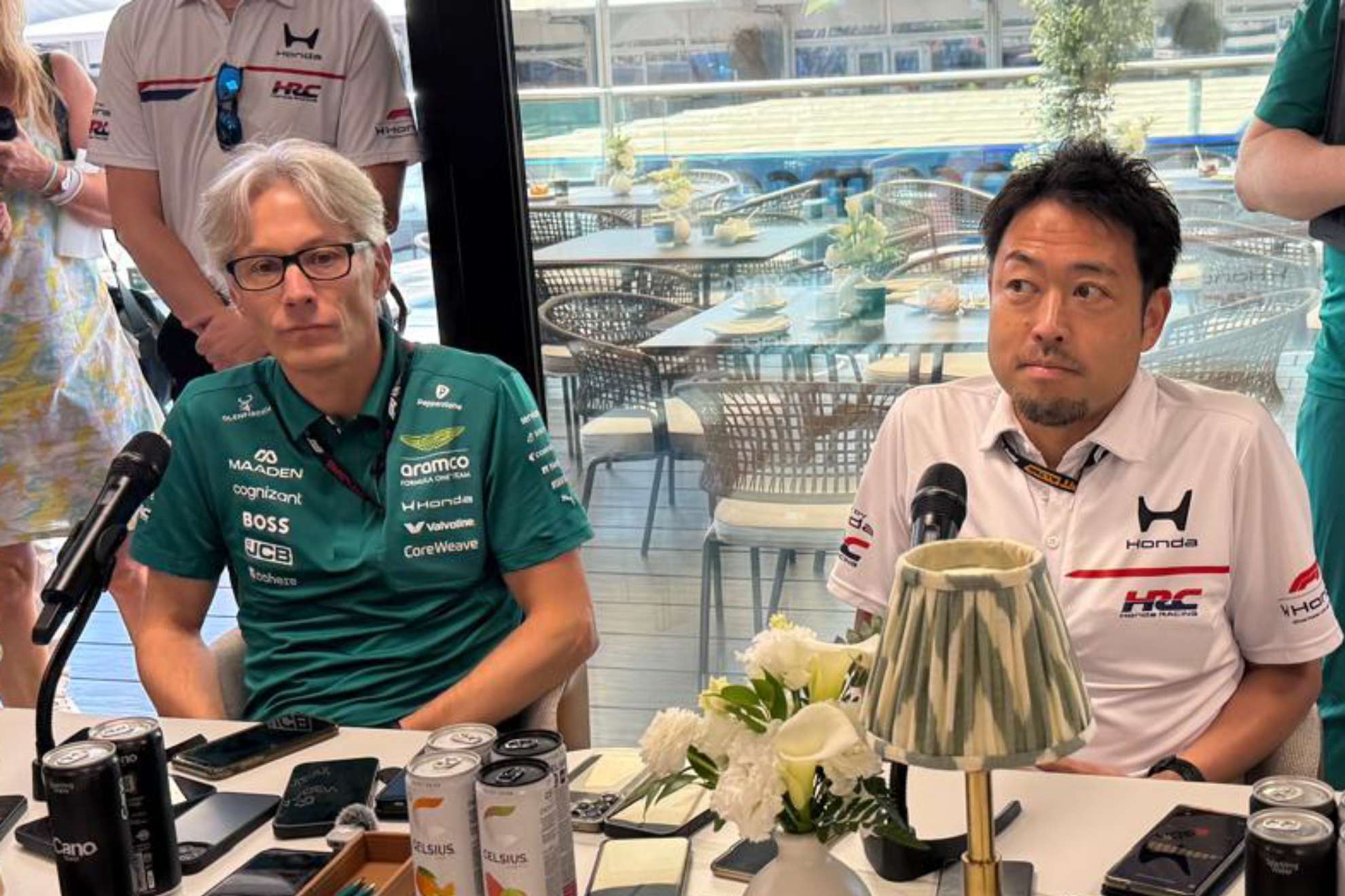 Aston Martin cuenta con Fernando: "Alonso no debería retirarse... es demasiado rápido"