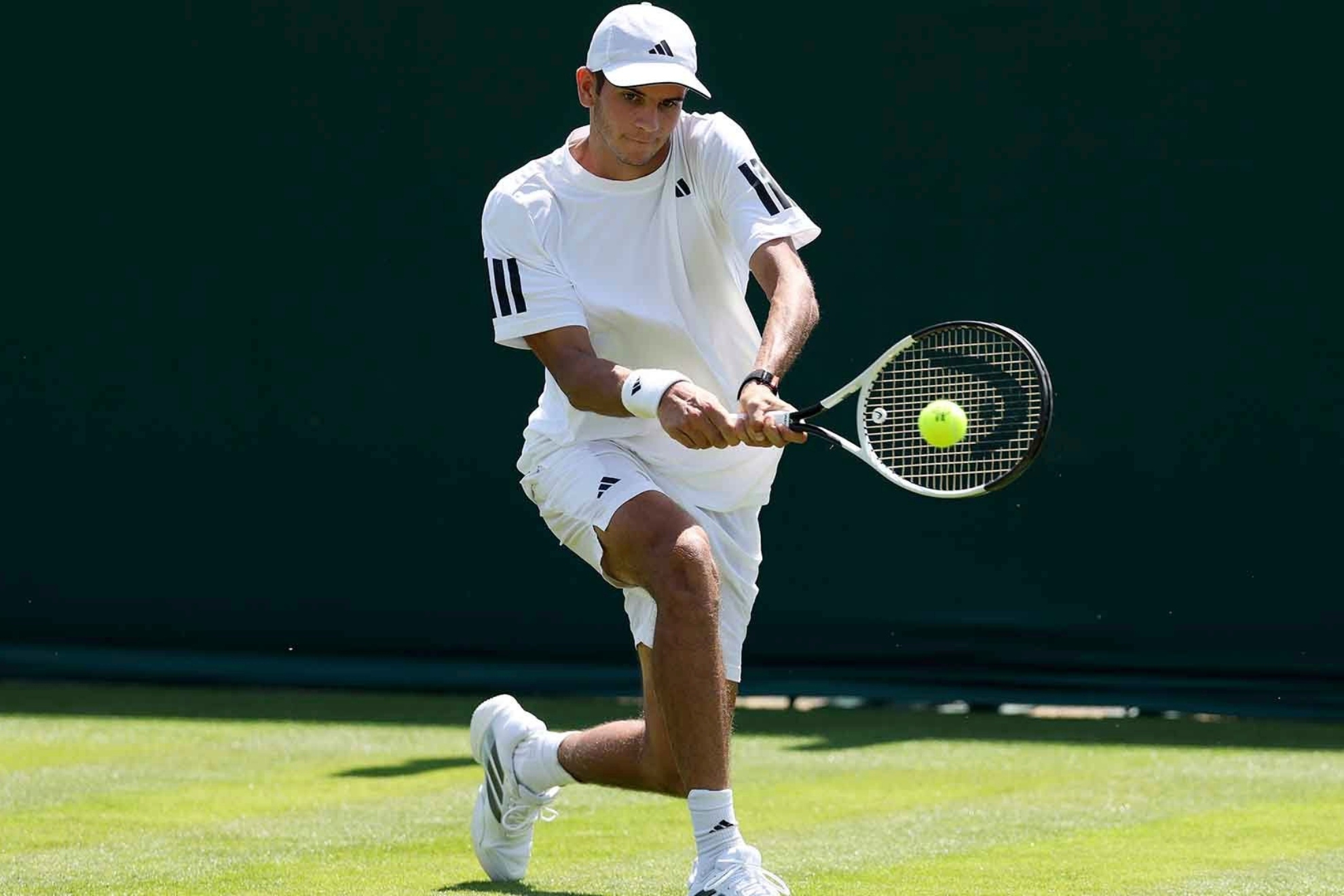 A qué hora juega Jódar con Félix Gill: horario y dónde ver hoy en TV y online su estreno en Wimbledon