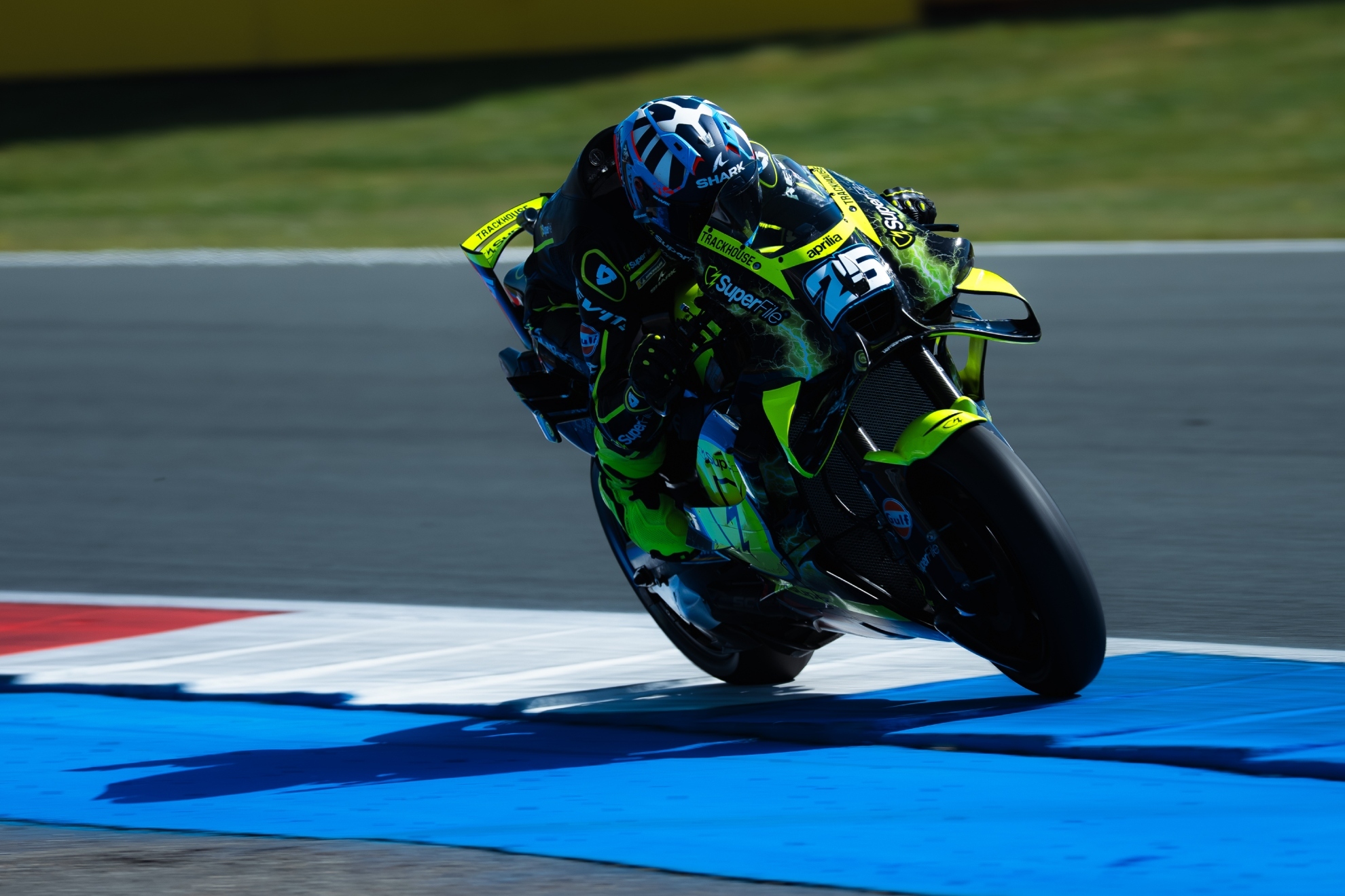 Raúl Fernández gana el Sprint y Martín y Marc Márquez pierden con Bezzecchi