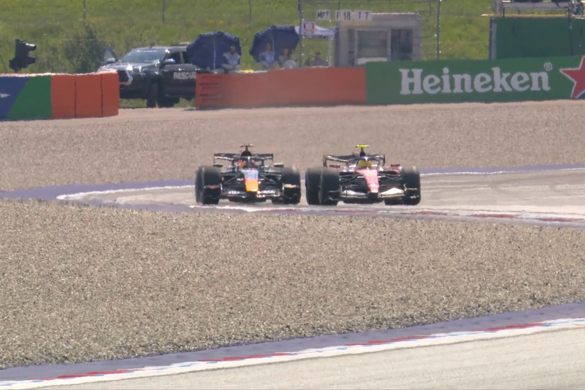 Antológico mano a mano entre Verstappen y Hamilton: "¡Es sanción! Sin duda"