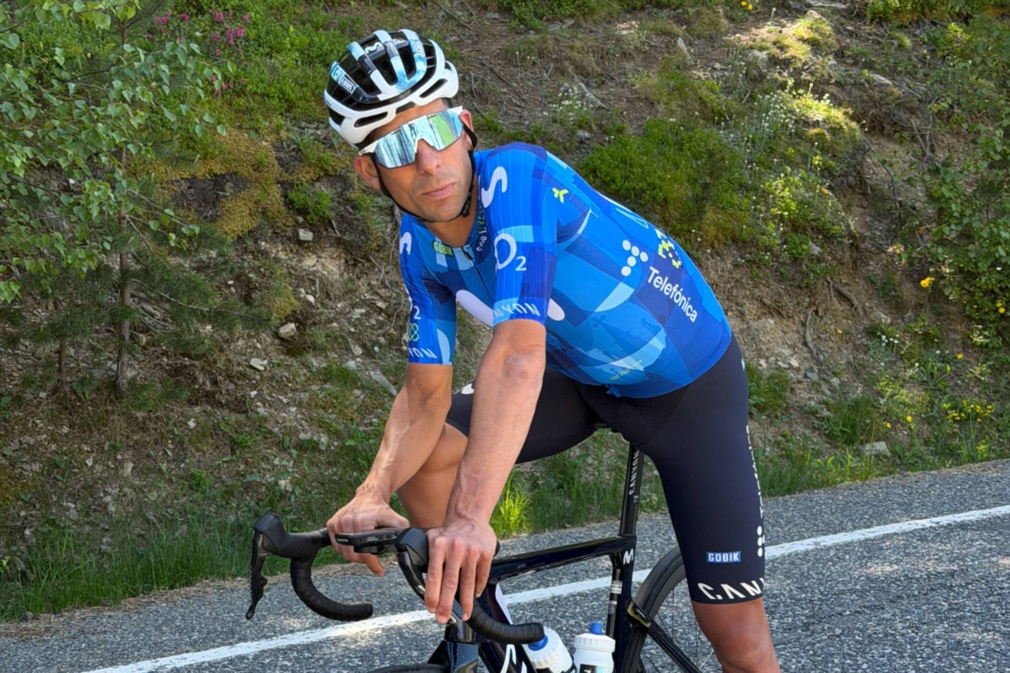 Movistar Team presenta su nuevo maillot para el Tour de Francia: un homenaje a Barcelona, Gaudí y la Sagrada Familia