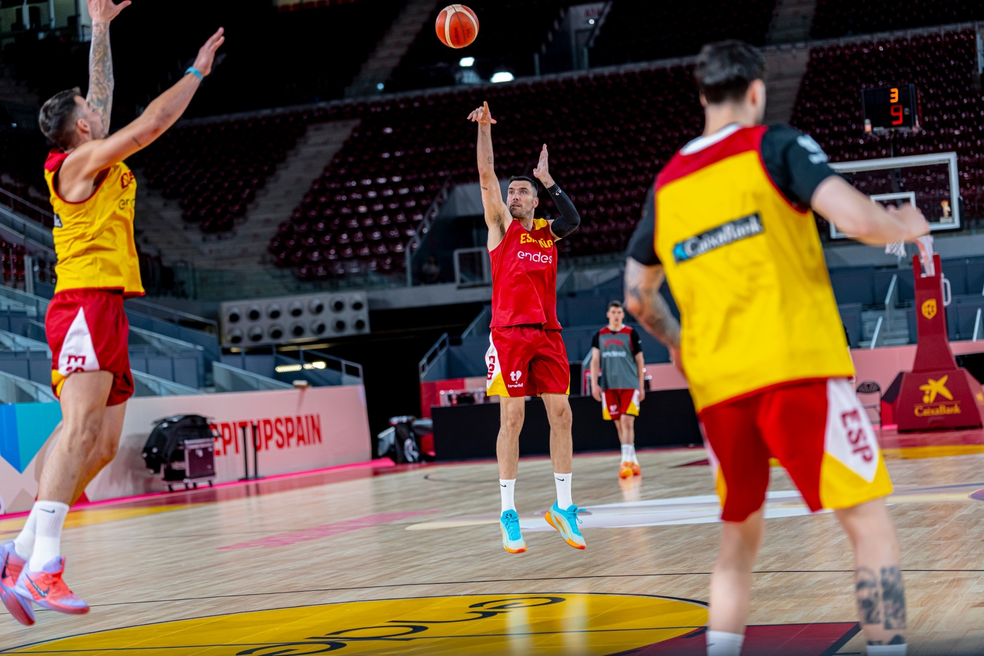 Oriola, preocupado por la situación de algunos jugadores: "Hay algunos que llevan tres meses sin jugar y otros tres días"