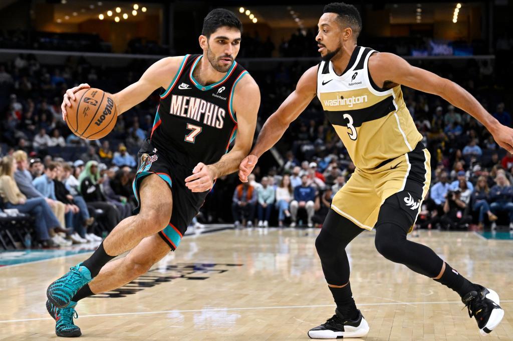 Los Grizzlies envían a Santi Aldama a los Dallas Mavericks