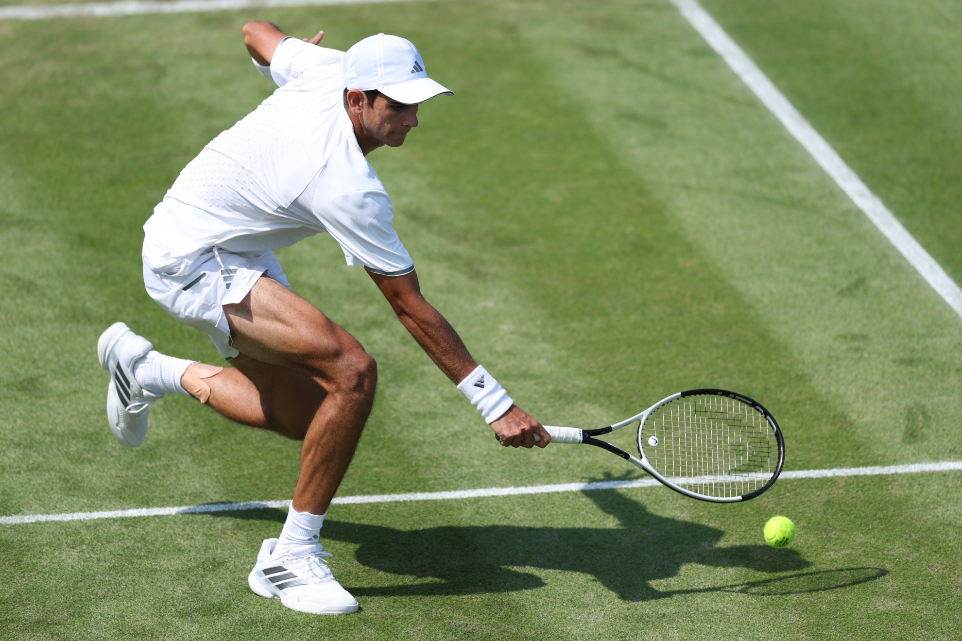 Rafa Jódar se despide a la tercera de su primera experiencia en la hierba de Wimbledon