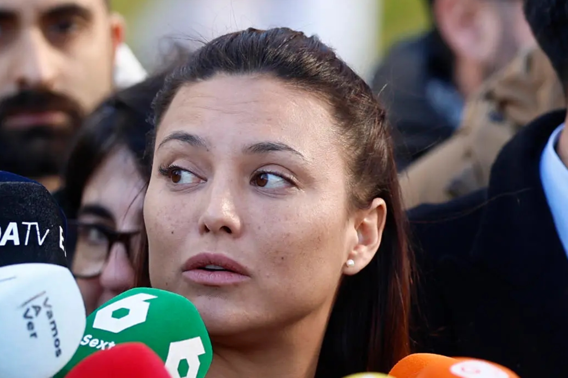 Elisa Mouliaá saca a la luz lo que gasta al mes, lo que ha pagado a Hacienda y le dan un 'zasca'