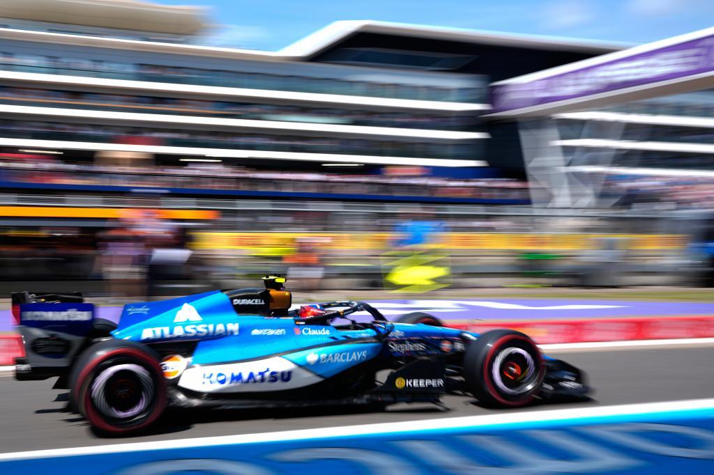 A Sainz le cae la sanción más severa de 2026... por adelantar al coche de seguridad