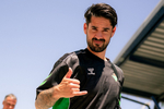 El Betis pone rumbo a su 'stage' en Alemania con 28 futbolistas