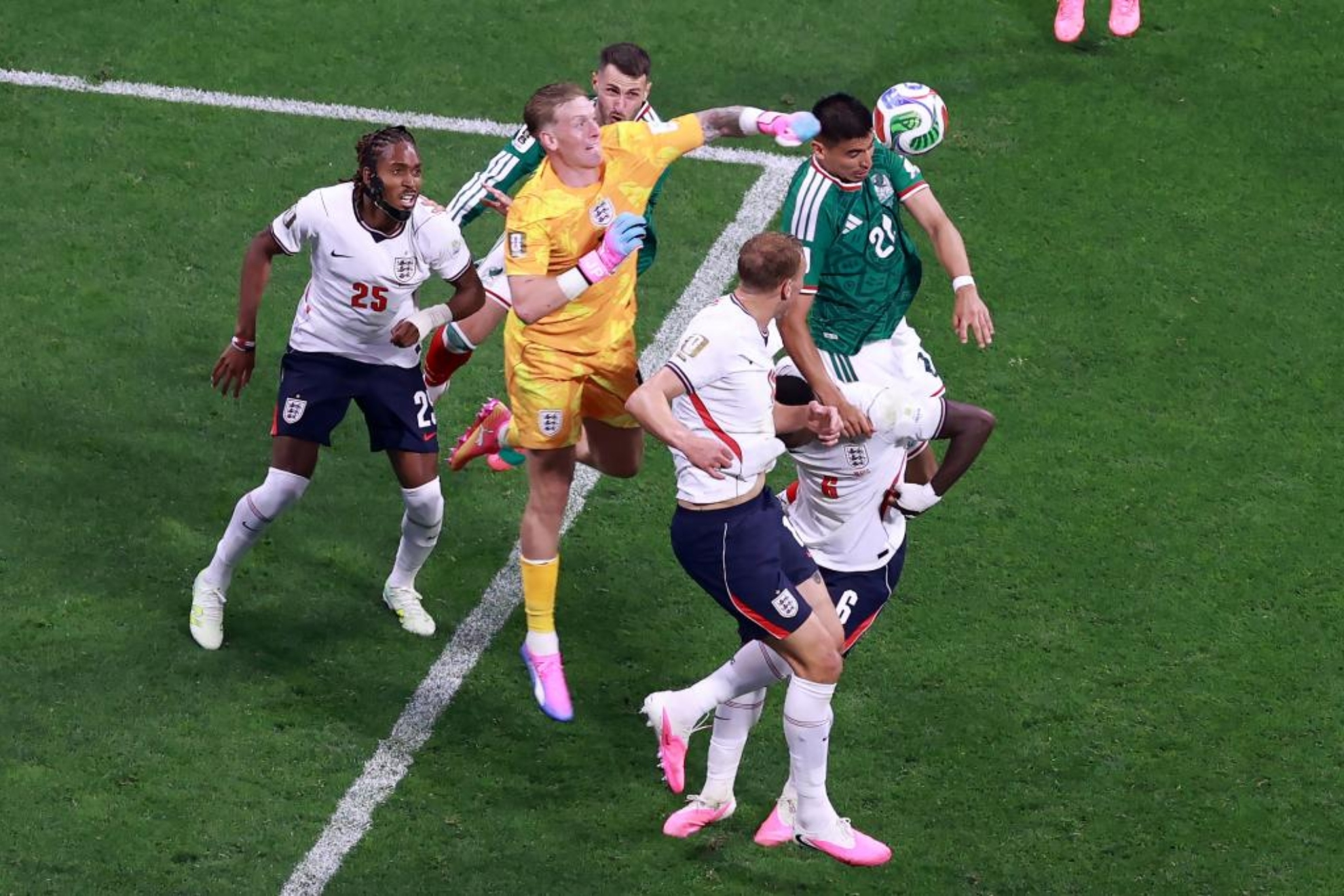 De la 'mano de Dios' a los 'guantes de Pickford': "En situaciones de presión tengo ese carácter que me impulsa"