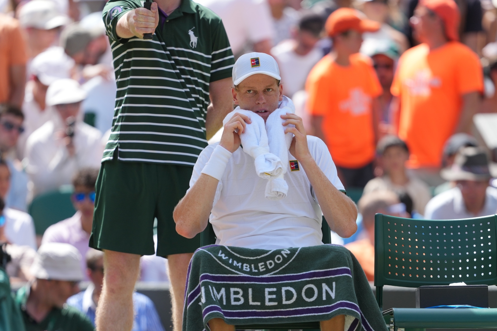 Sinner, contra los elementos en la semifinal de Wimbledon contra Djokovic