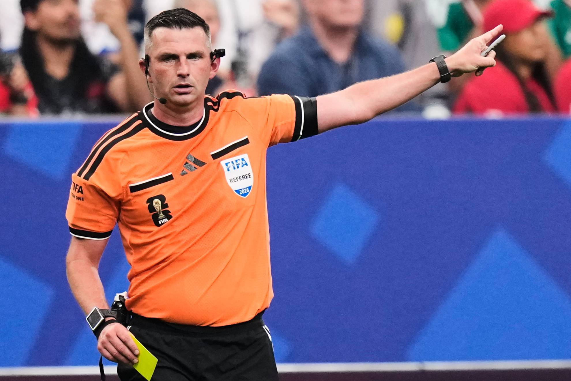 Quién es el árbitro del España - Belgica: trayectoria de Michael Oliver con el que está invicta la selección
