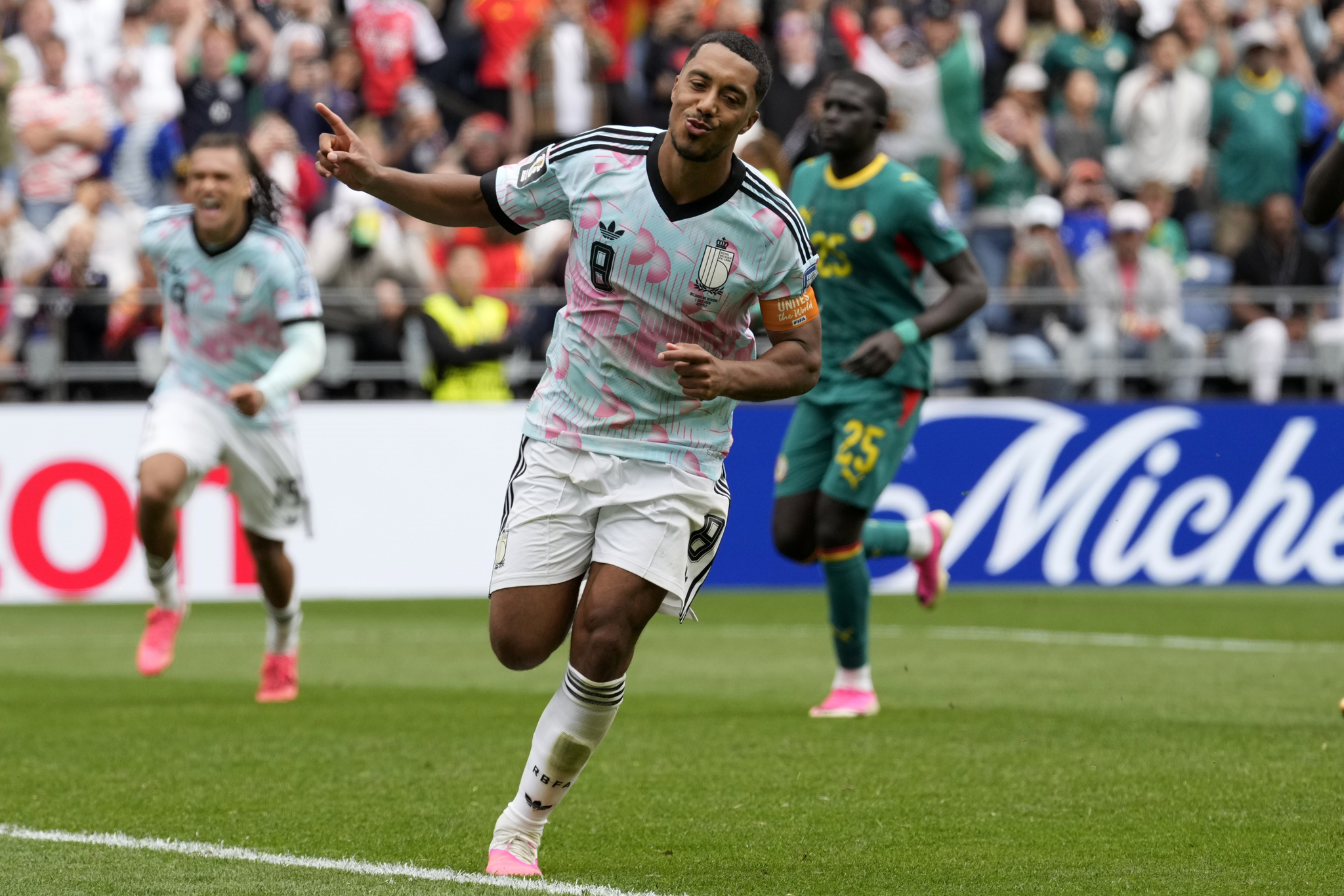 Vanaken entra por la baja de Tielemans: con cuánta antelación se puede cambiar el once antes de que empiece el partido