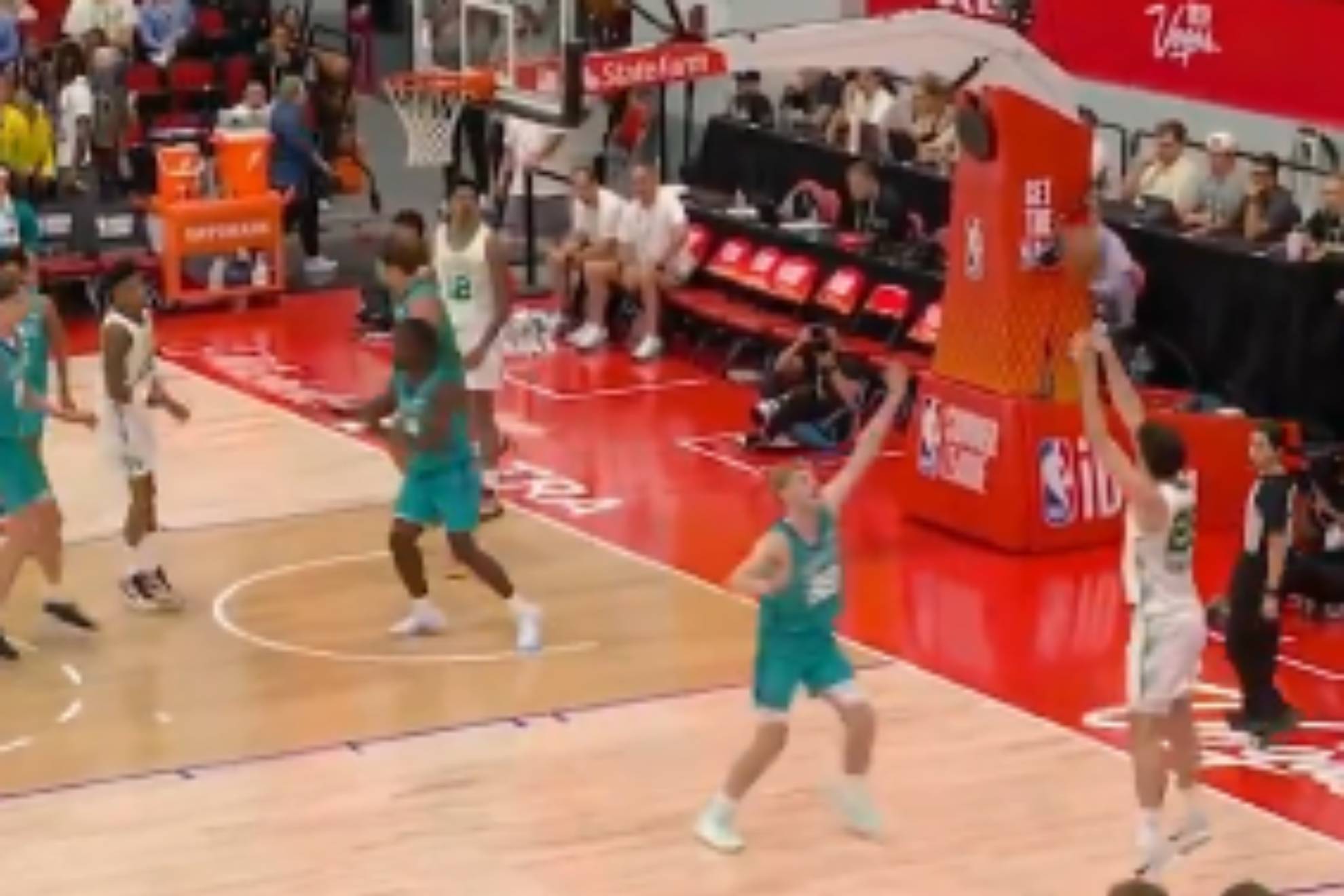 Hugo González afina su puntería en la NBA tras su "peor noche en el tiro" para "encarnar el nombre" de Boston
