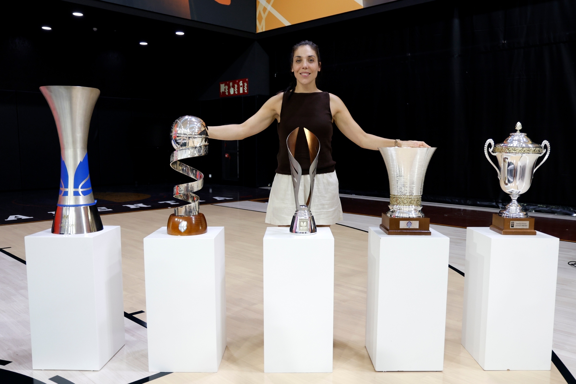 El Valencia despide con honores a Cristina Ouviña