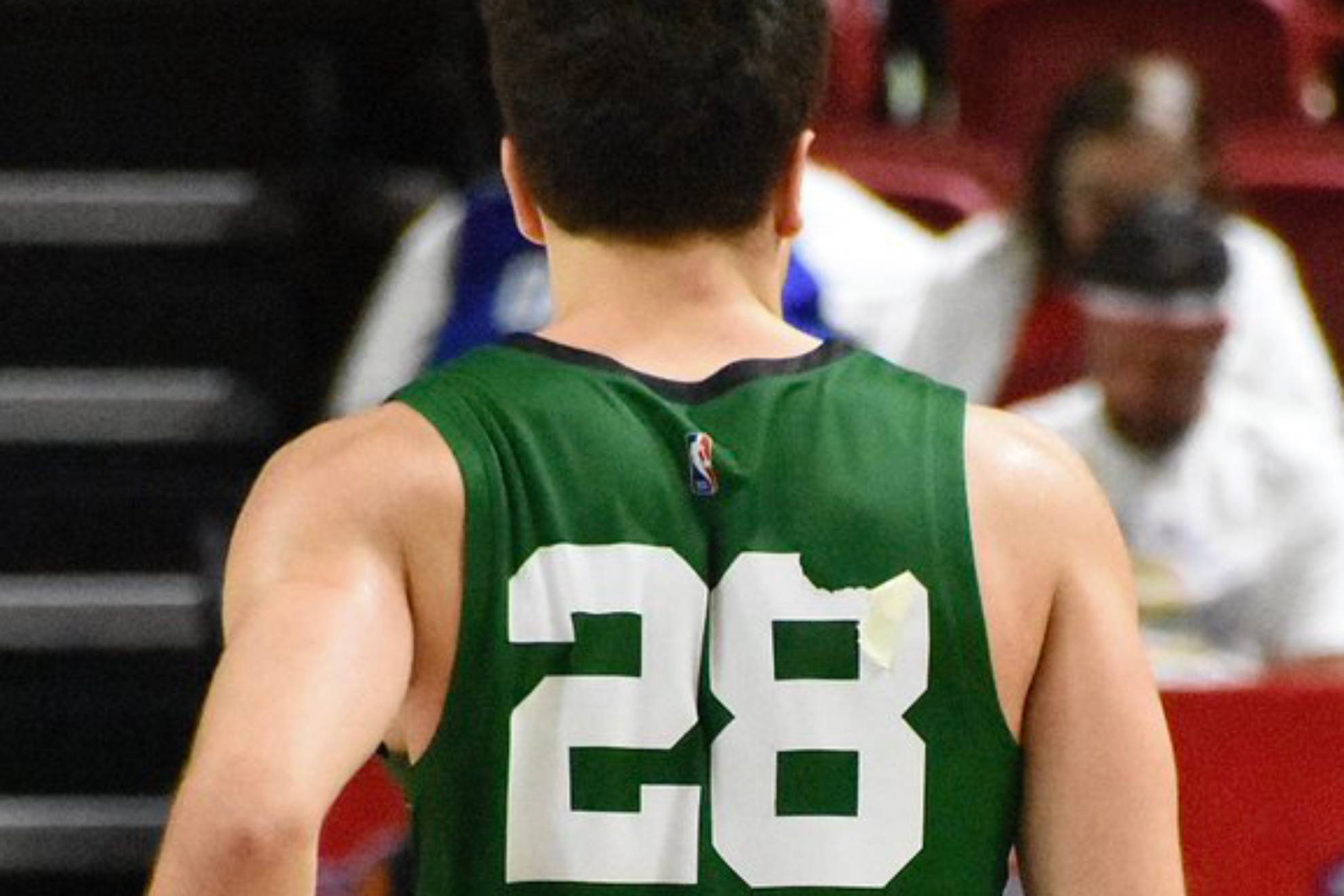 Al "estelar" Hugo González no lo paran ni rompiéndole el 28: mete 24 puntos y otea el triple-doble con Boston