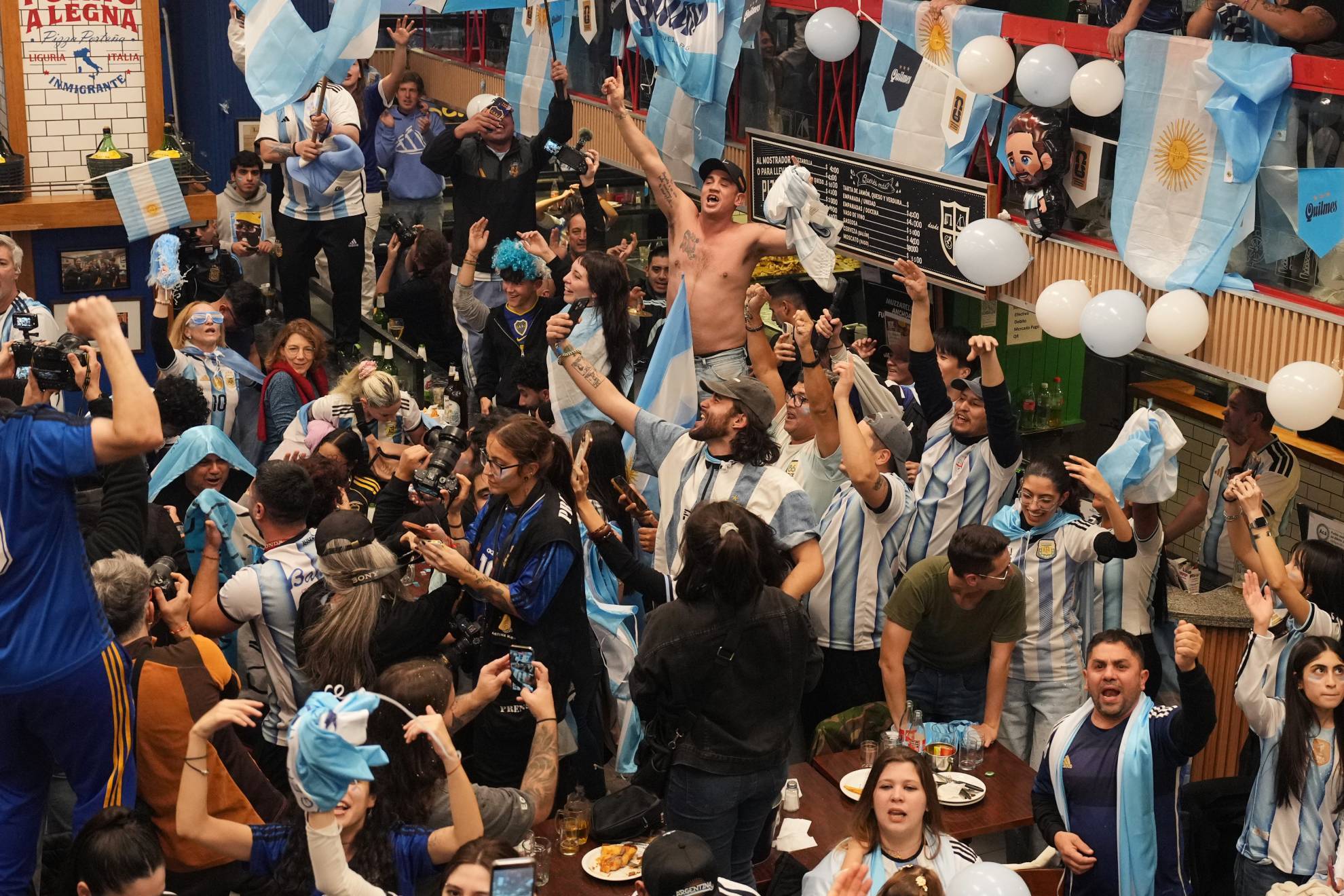 Detenida una aficionada argentina en Madrid por agredir a una policía en la celebración del Mundial