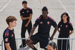 El Sevilla completa su colección con la tercera equipación: 'un guiño al cielo de Sevilla'