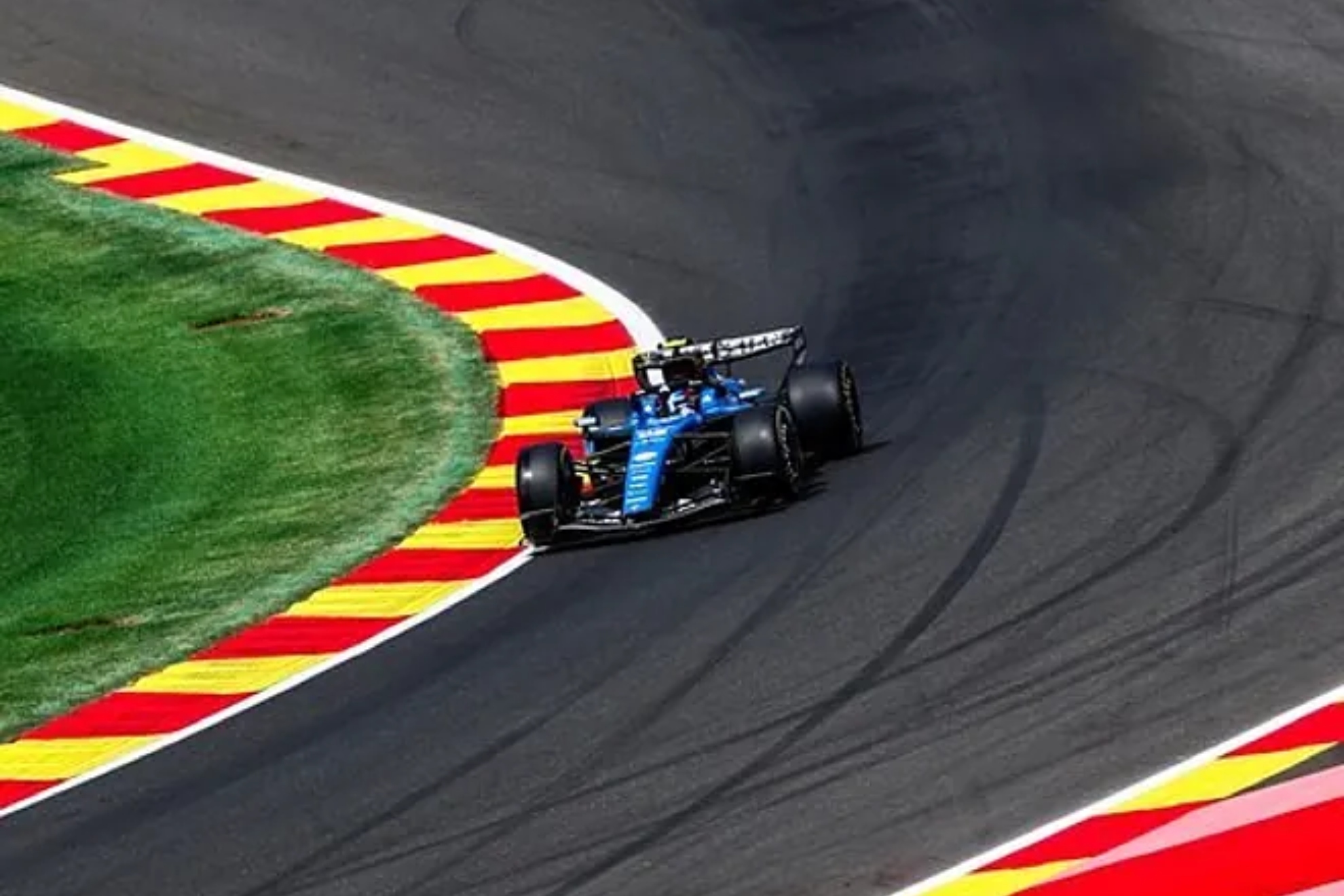 A qué hora es la carrera de F1 del GP de Bélgica: horario, parrilla y dónde ver en TV a Alonso y Sainz