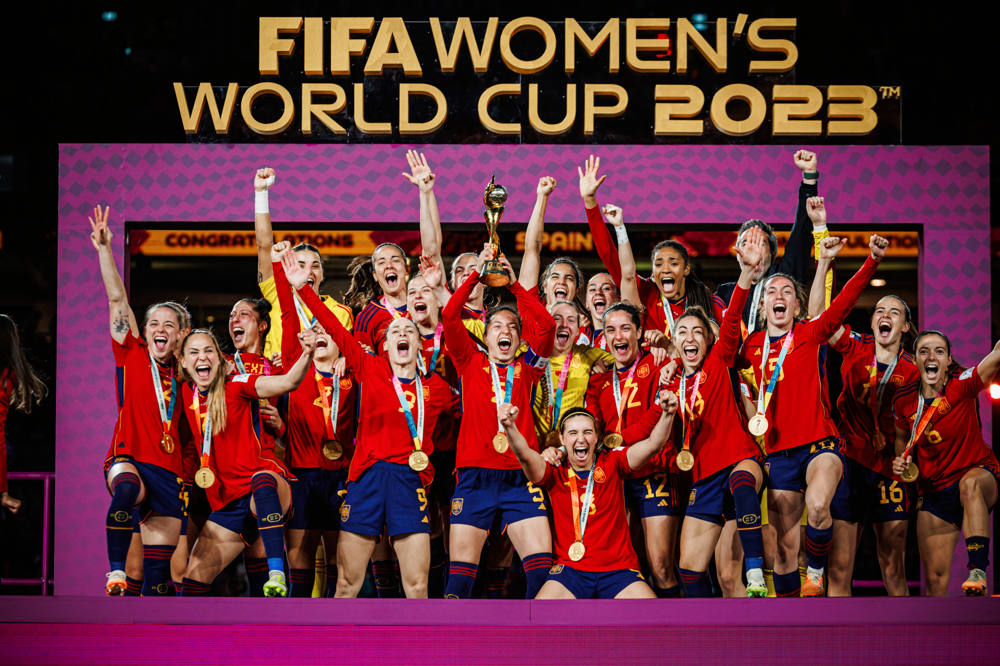 España se cita con la historia del fútbol