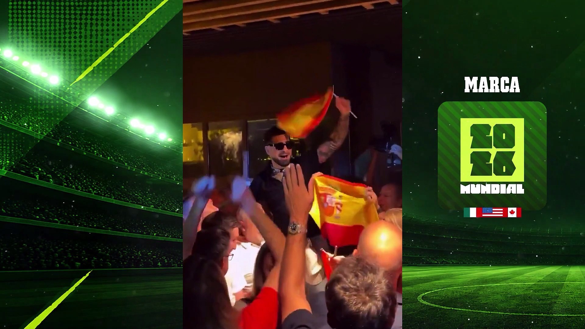 Un Topuria pletórico reaparece celebrando el Mundial de España... ¡un mes después de su derrota!