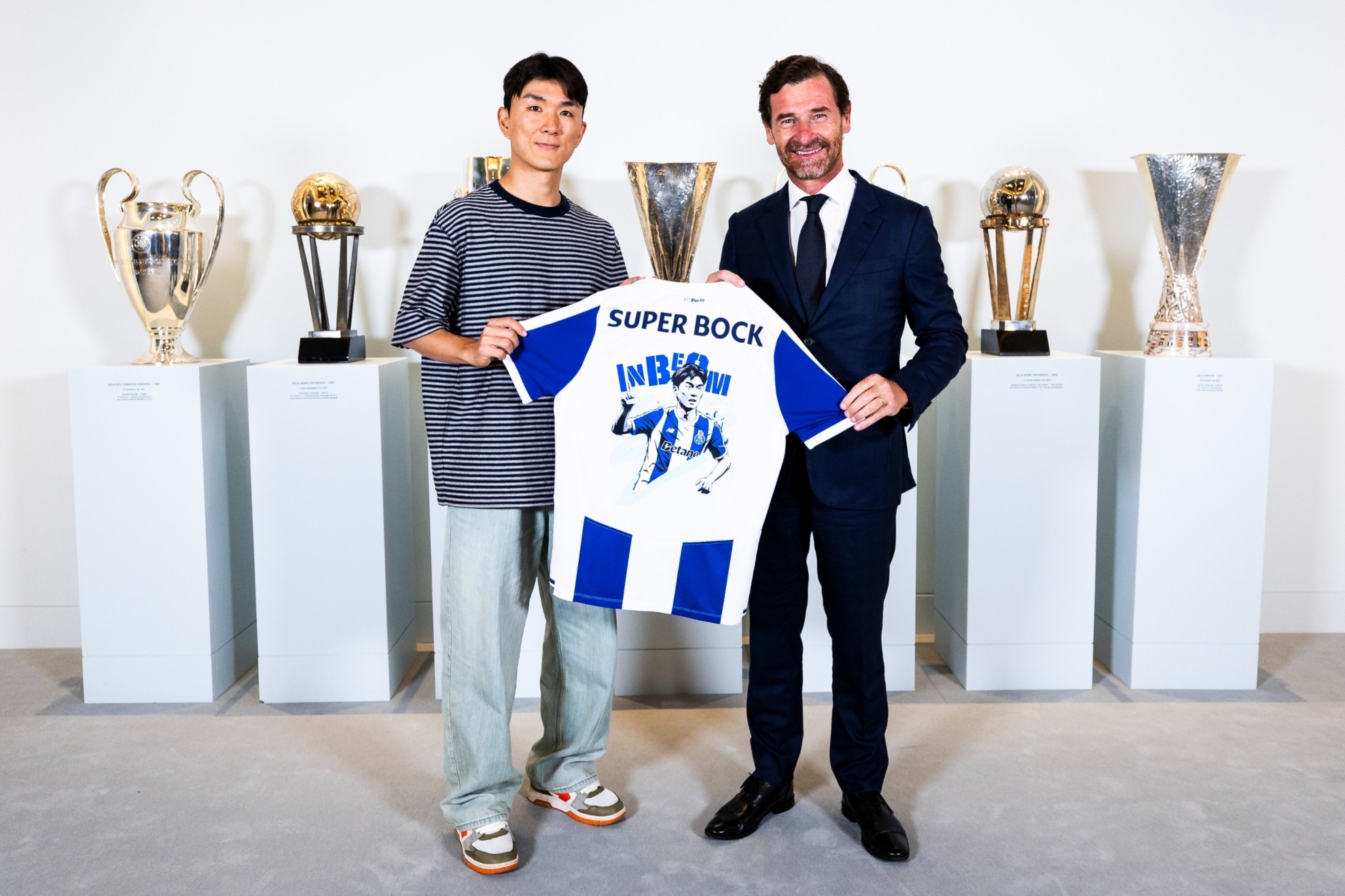 El Oporto ficha a Hwang In-beom