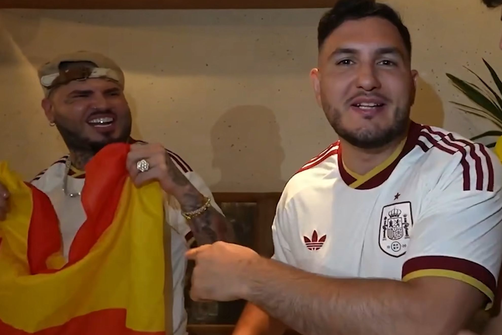 Omar Montes estrena ‘Alie alió’, su nueva canción junto a Farruko en honor a la Selección Española