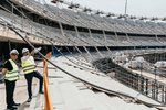 Peter Lim vuelve a Valencia casi siete años después de su última visita y se pasa por las obras del Nou Mestalla