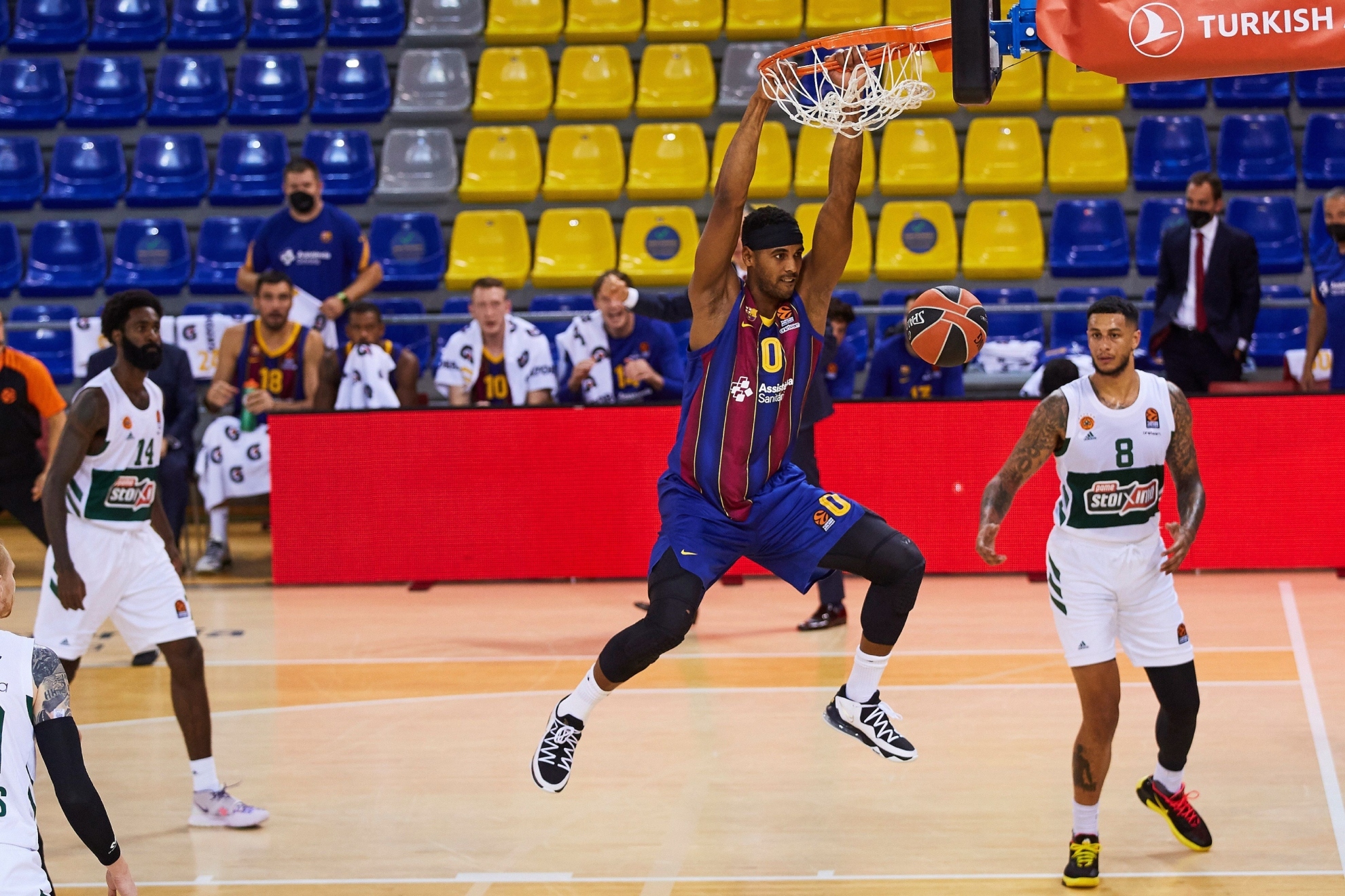 Brandon Davies anuncia su retirada de forma repentina