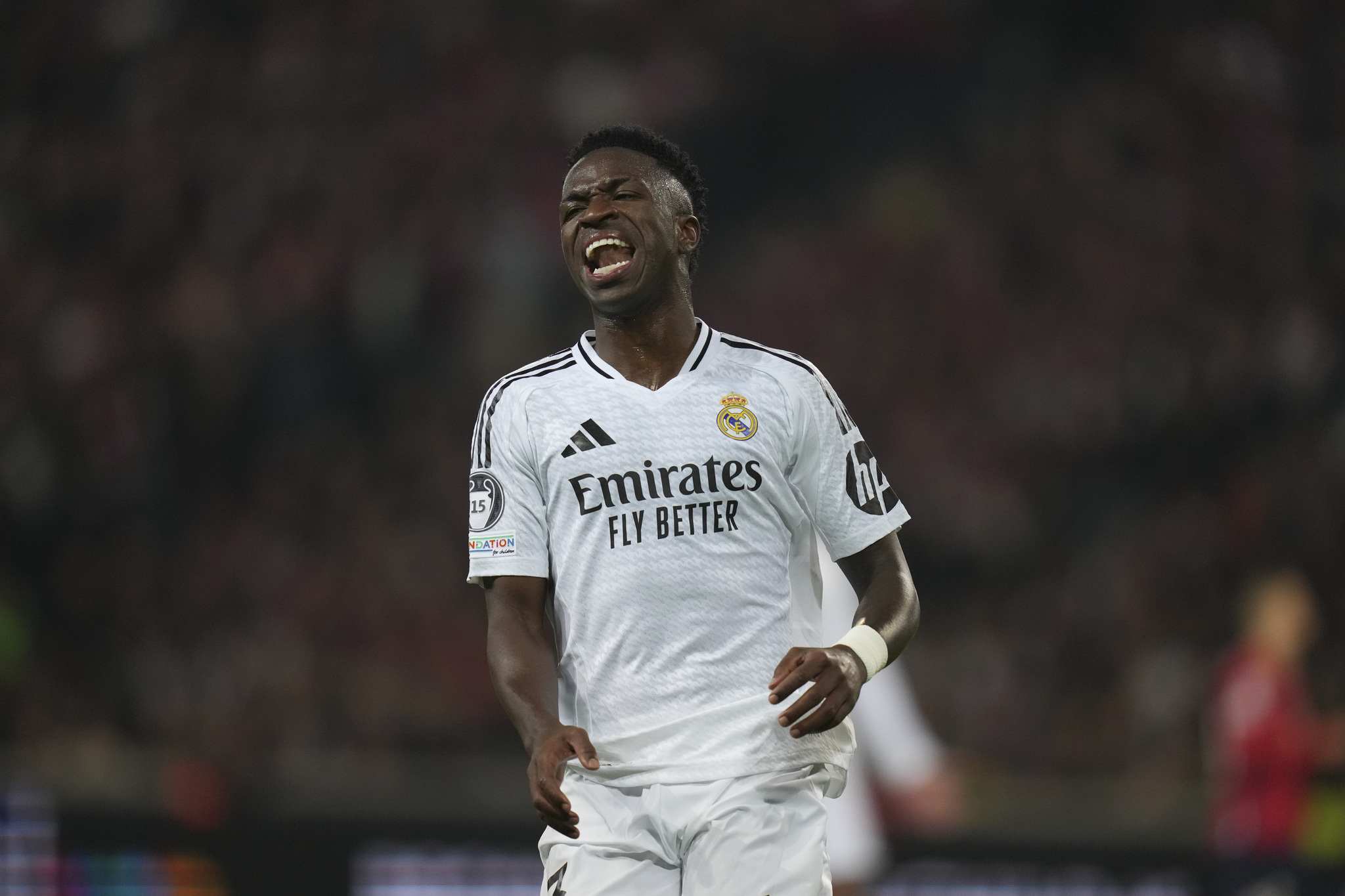 Real Madrid's  lt;HIT gt;Vinicius lt;/HIT gt; Junior reacts during the Champions League opening phase soccer match between Lille and Real Madrid at the Stade Pierre Mauroy in Villeneuve-d'Ascq, outside Lille, France, Wednesday, Oct. 2, 2024. (AP Photo/Thibault Camus)