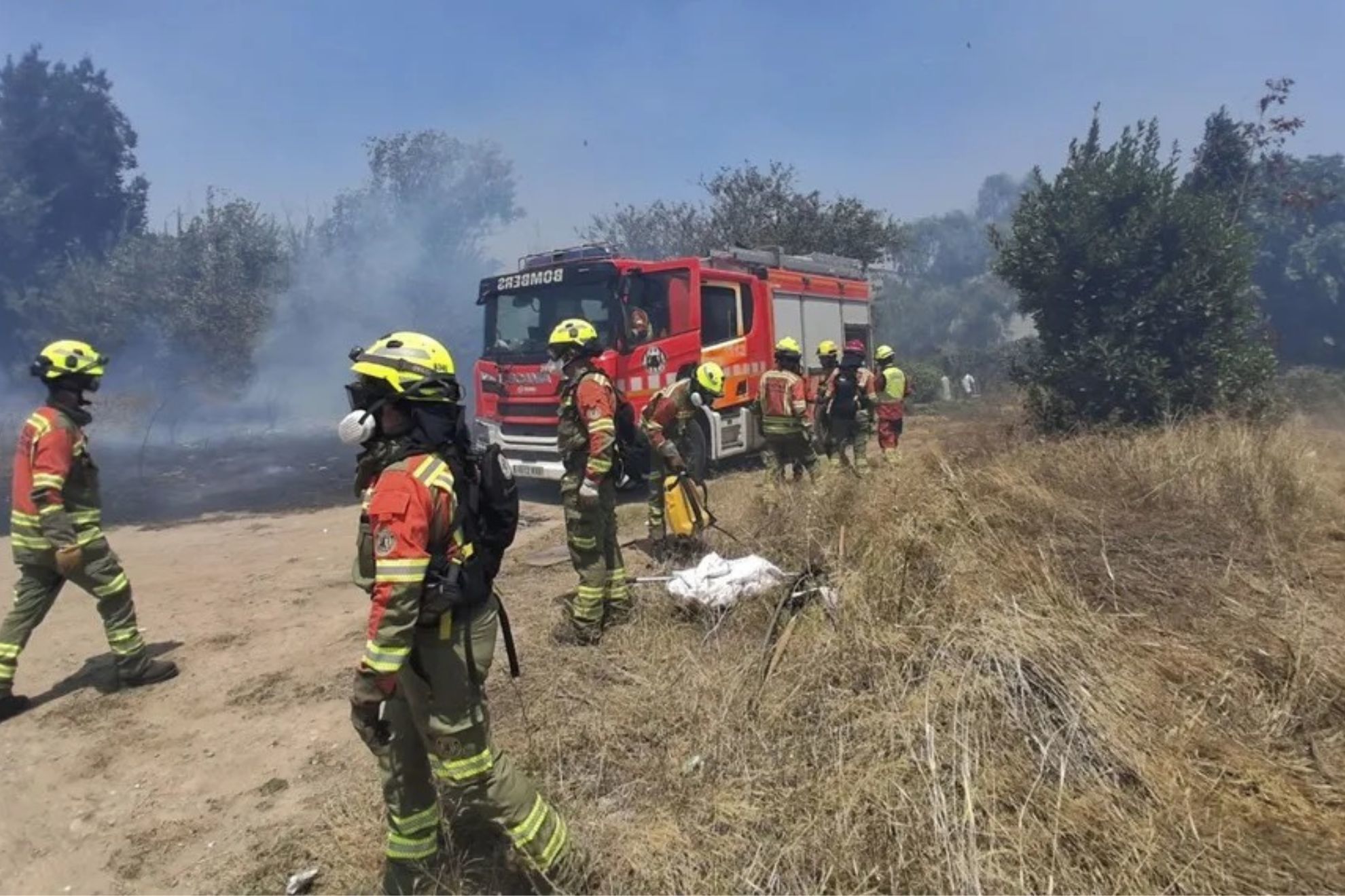 Muere un hombre de 78 años dentro de su coche en el incendio de Manises