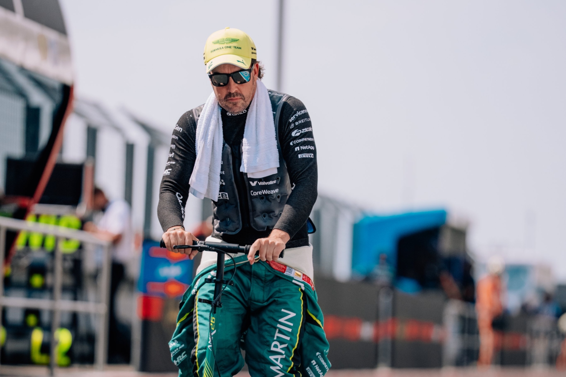 Alonso crece y pone deberes a Honda: "¡Hay presión!"