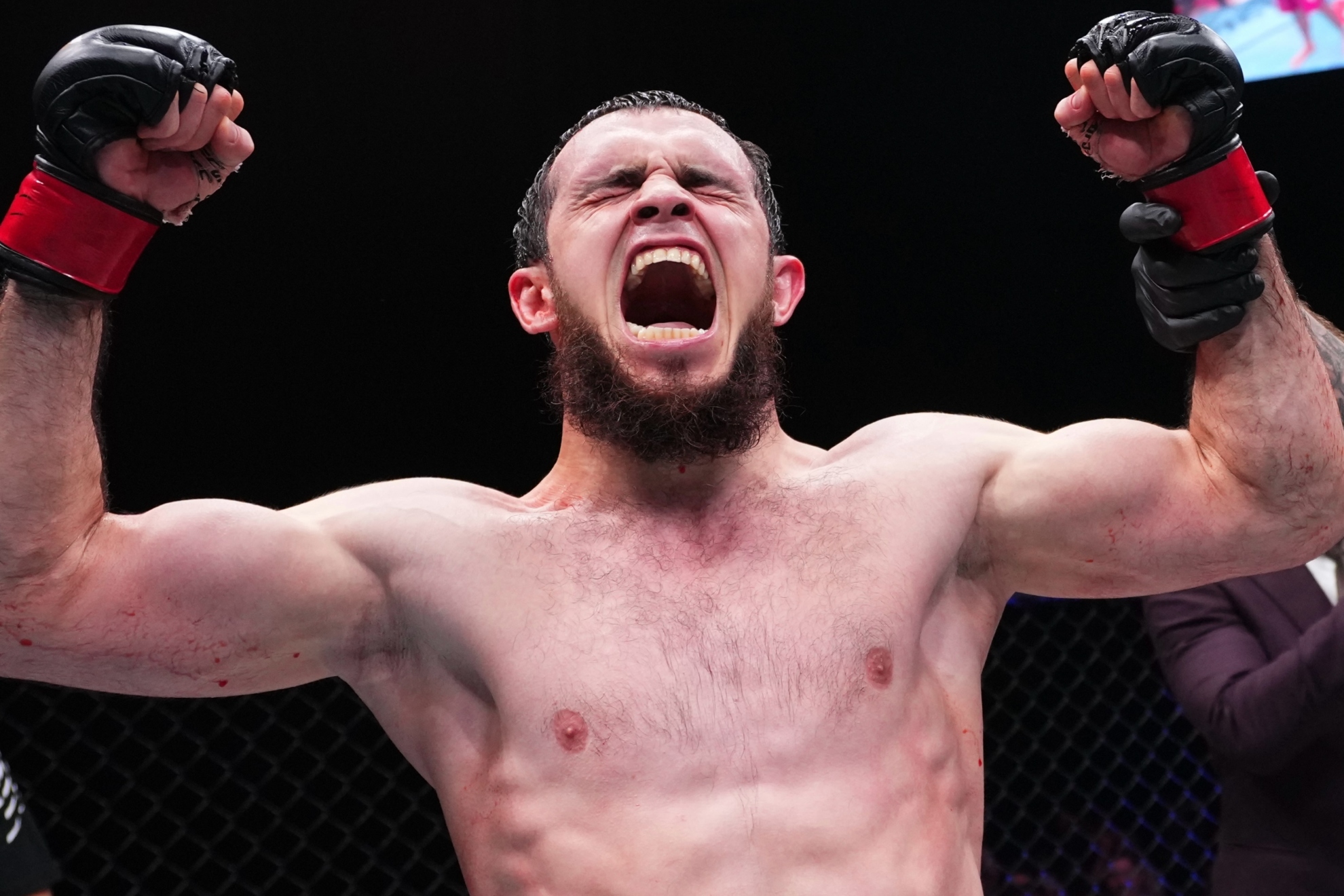 'Chanco', compañero de Makhachev, ataca a Topuria tras su debut en UFC Abu Dhabi