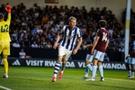 Óskarsson, hat trick de amistosos marcando
