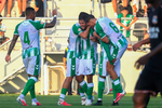 El Betis golea al Olympique de Lyon en un amistoso de 'Champions'